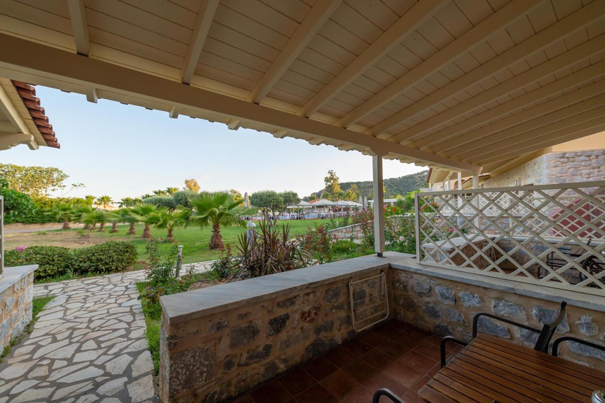 Aktaion Resort Gíthio Kültér fotó